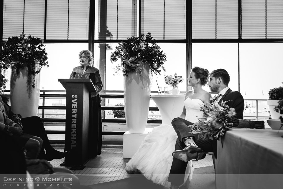 bruidsfotografie-trouwfotografie--trouwfoto-rotterdam-trouwreportage-trouwlocatie-bruidsreportage-de-vertrekhal-maasvlakte-katendrecht-watertaxi-wedding-photographer-netherlands-holland