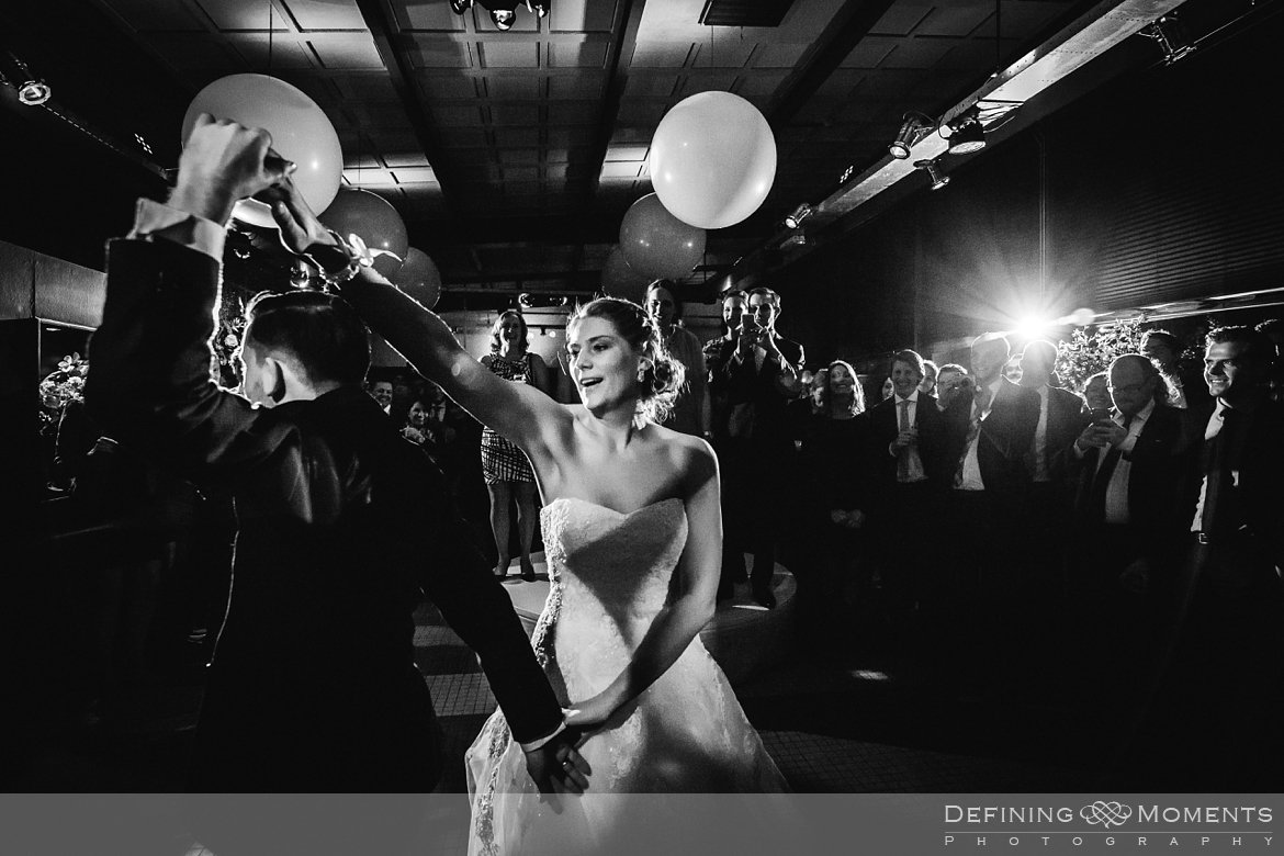 huwelijksfotograaf bruidsfotografie van cappellenhuis vertrekhal rotterdam trouwreportage bruidsreportage trouwen fotoshoot bruidsfoto trouwfoto wedding photographer netherlands holland
