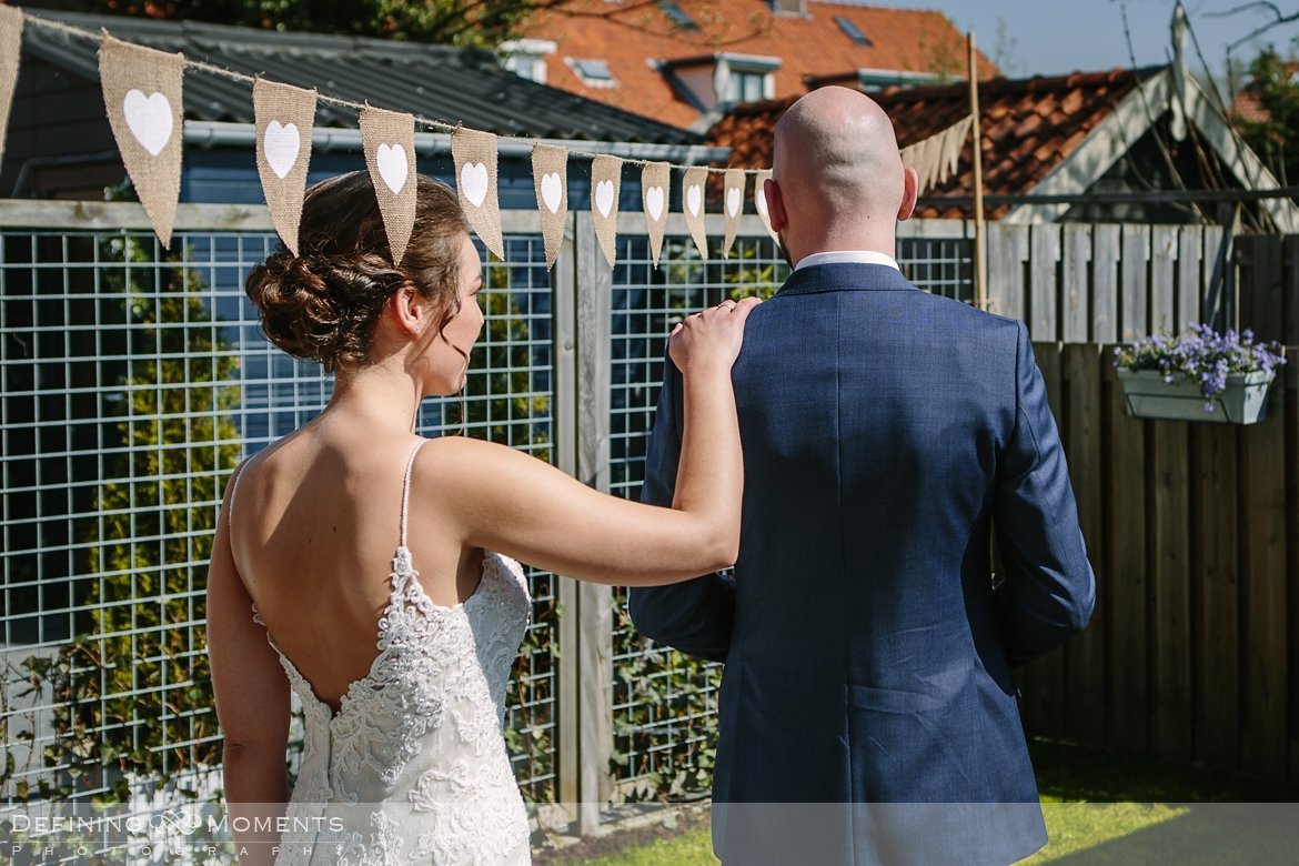 bruidsreportage trouwfotografie korenmolen princenhage breda authentieke ongeposeerde spontane trouwfotografie documentair trouwfotograaf bruidsfotograaf twee fotografen duo